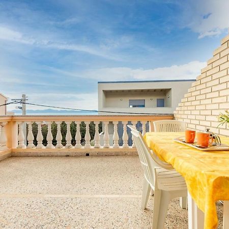 Family Friendly Seaside Apartments Kozino, Zadar - 5749 Petrcane Buitenkant foto