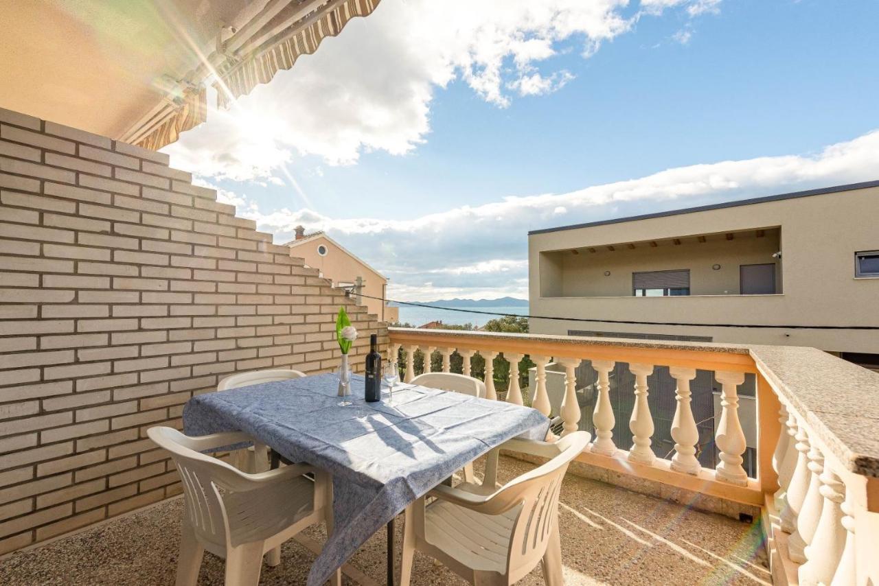 Family Friendly Seaside Apartments Kozino, Zadar - 5749 Petrcane Buitenkant foto