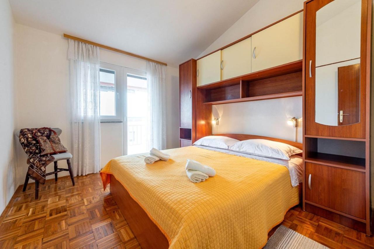 Family Friendly Seaside Apartments Kozino, Zadar - 5749 Petrcane Buitenkant foto