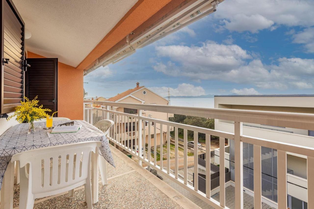 Family Friendly Seaside Apartments Kozino, Zadar - 5749 Petrcane Buitenkant foto