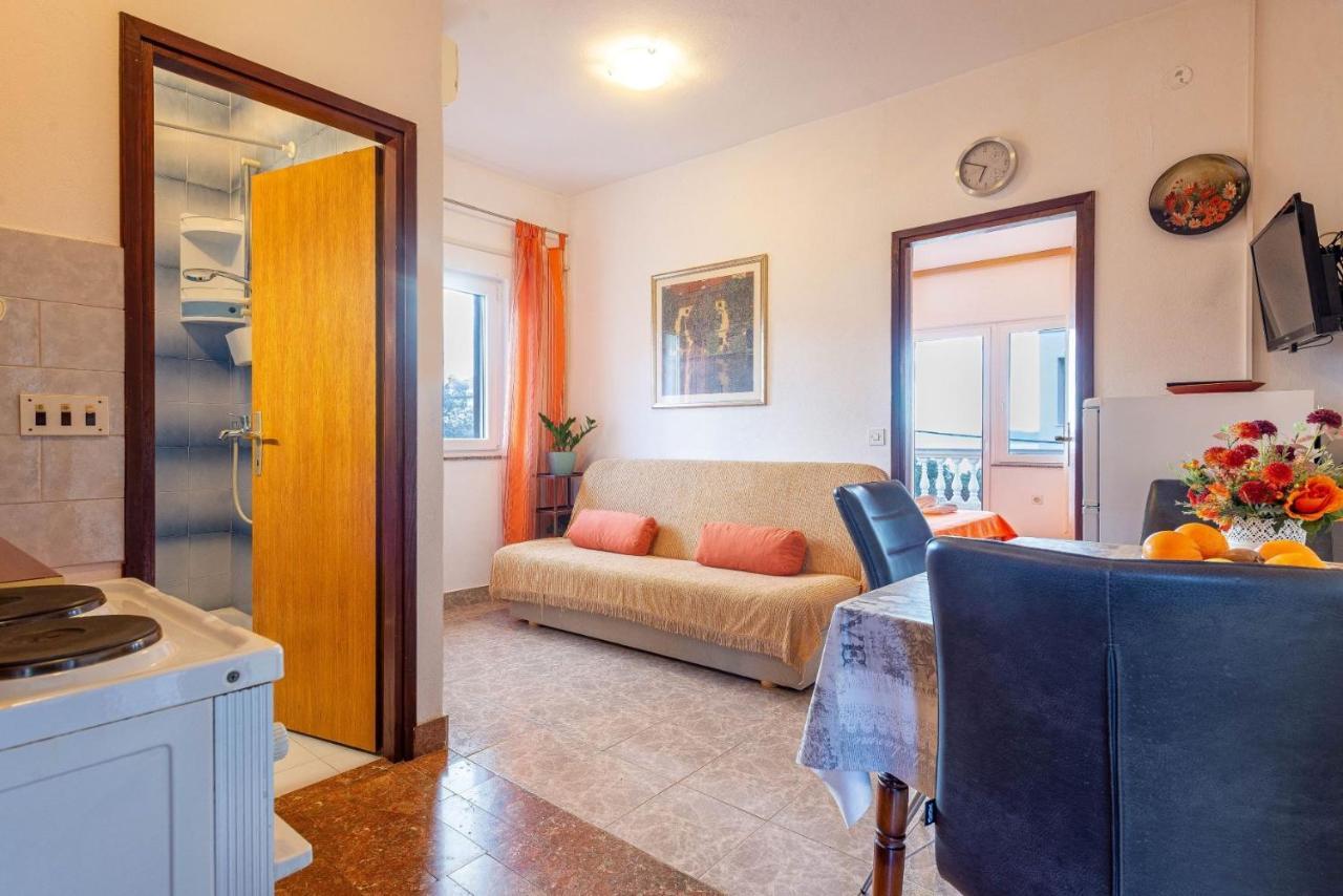 Family Friendly Seaside Apartments Kozino, Zadar - 5749 Petrcane Buitenkant foto